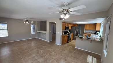 17426 N 47th St in Phoenix, AZ - Building Photo - Building Photo