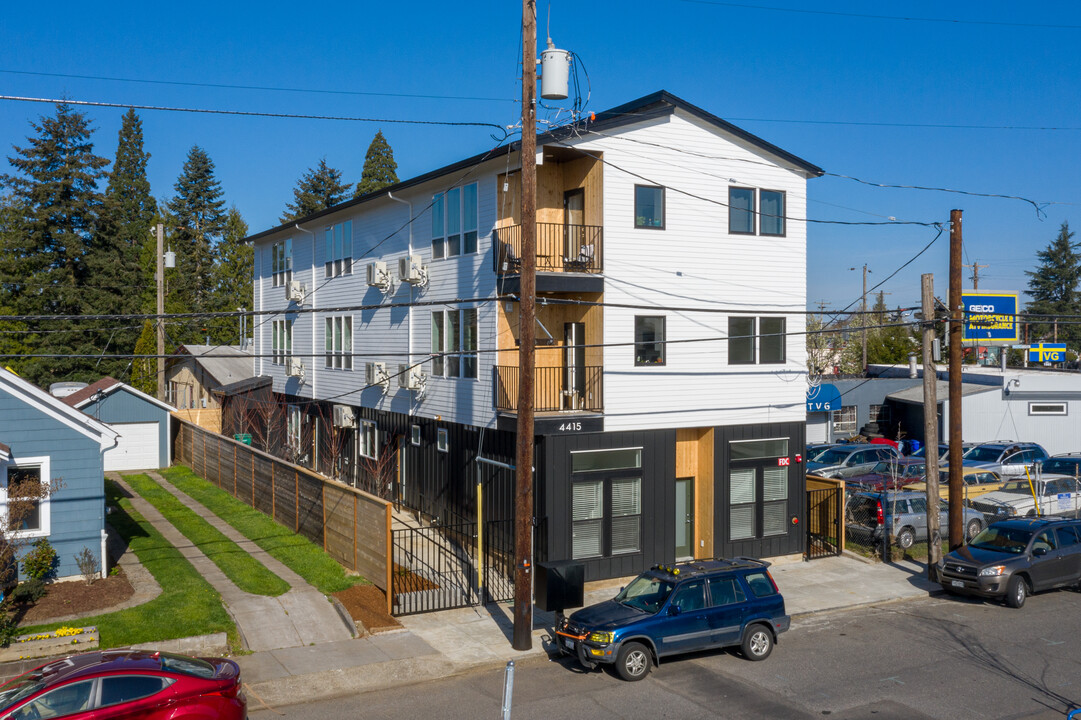 61st Avenue Apartments in Portland, OR - Building Photo