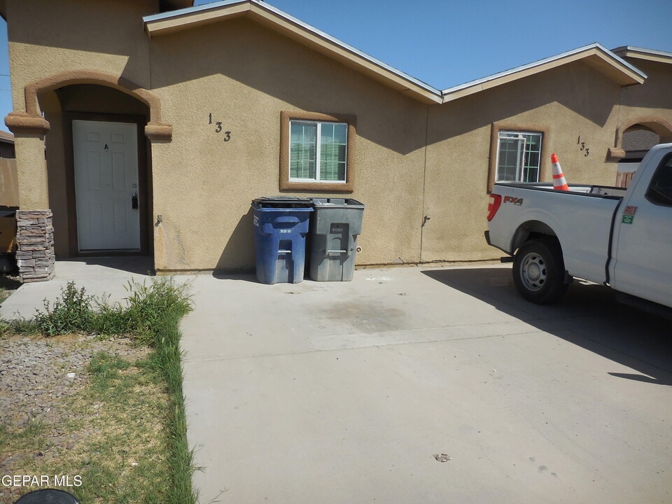 133 Keeney Court in El Paso, TX - Foto de edificio