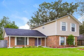 927 Ridgewall Ct in Orange Park, FL - Building Photo - Building Photo