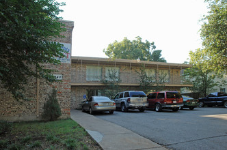 Victor Street Apartments in Dallas, TX - Building Photo - Building Photo