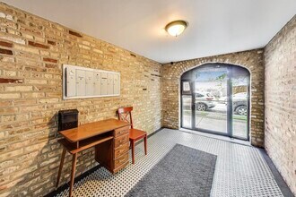 2745 W Le Moyne St in Chicago, IL - Building Photo - Building Photo