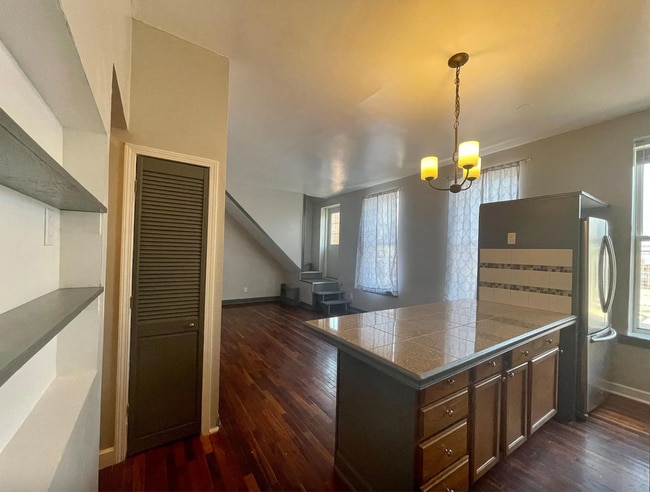 1368 W Evergreen Ave, Unit 4R in Chicago, IL - Foto de edificio - Building Photo