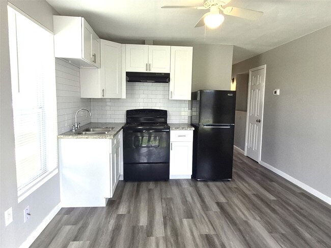 property at 1801 Roosevelt St