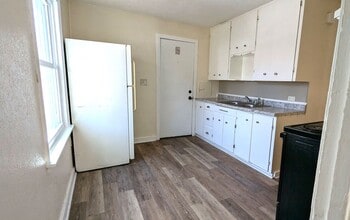 1969 Wood St in Muskegon, MI - Building Photo - Building Photo