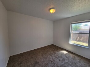 1907 S Loop 289 in Lubbock, TX - Foto de edificio - Building Photo