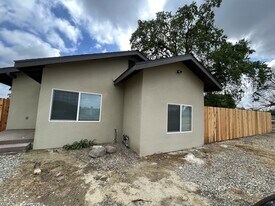 28994 Rd 168 in Visalia, CA - Building Photo