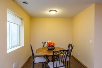 619-625 Snelling Ave N in St. Paul, MN - Building Photo - Building Photo