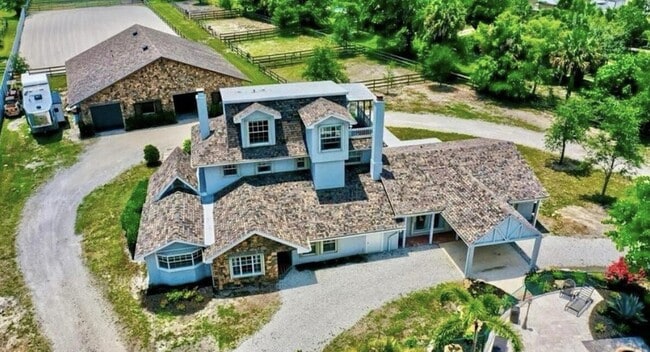 property at 502 Rambling Dr Cir