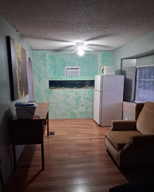 545 SW 130th Ter, Unit Studio/ Efficiency