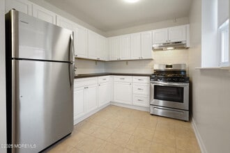 151 Spring Lake Garden Ct in Spring Lake, NJ - Building Photo - Building Photo