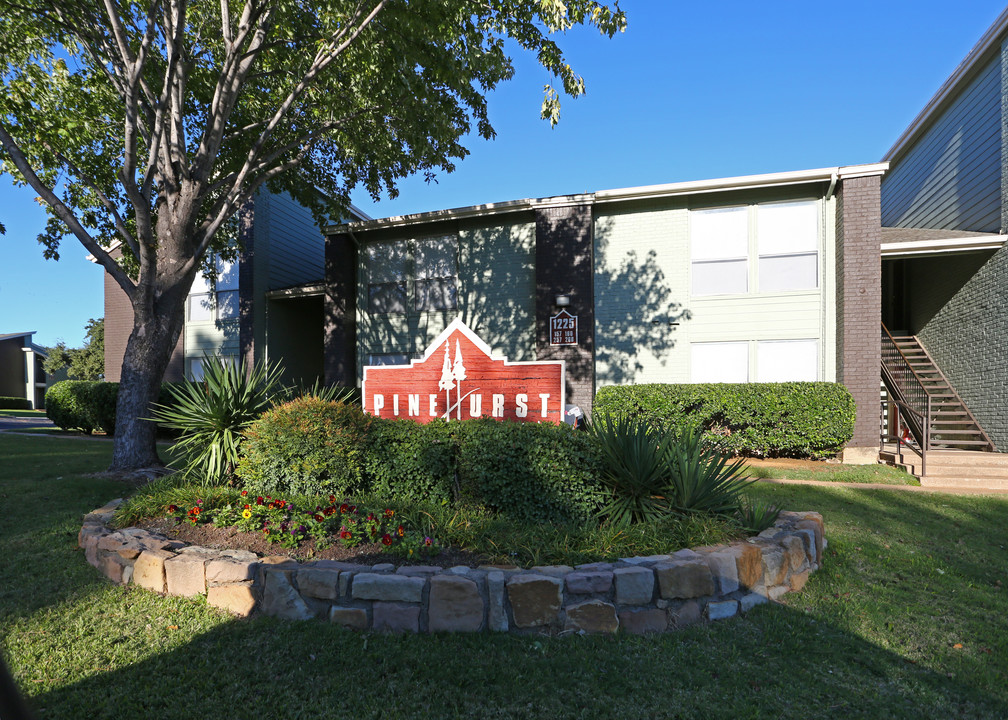 Westdale Hills Pinehurst in Euless, TX - Foto de edificio