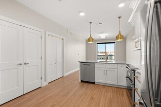 99 Foundry Pl in Portsmouth, NH - Foto de edificio - Building Photo