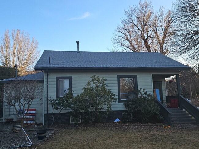 844 Main St in Prosser, WA - Building Photo - Building Photo