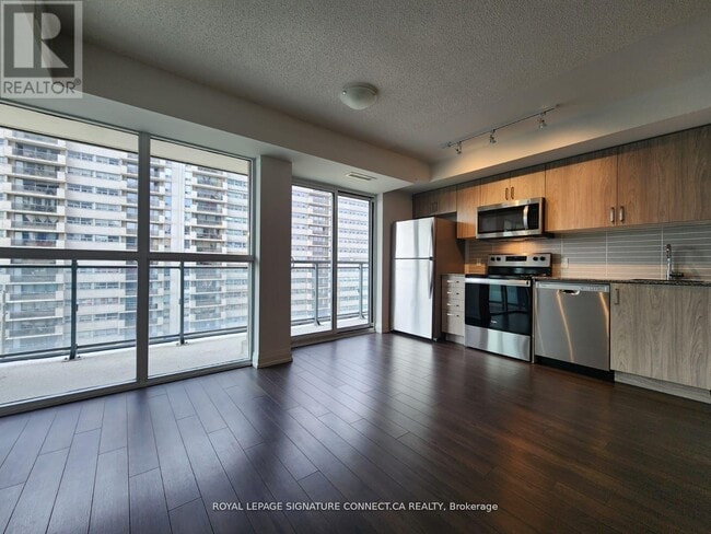 property at 20 Meadowglen Pl