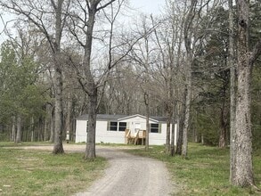 3679 Rocky Glade Rd in Eagleville, TN - Foto de edificio - Building Photo