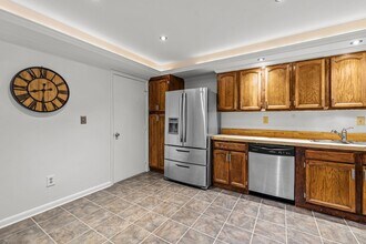 4064 Lake Ridge Cir in Virginia Beach, VA - Building Photo - Building Photo