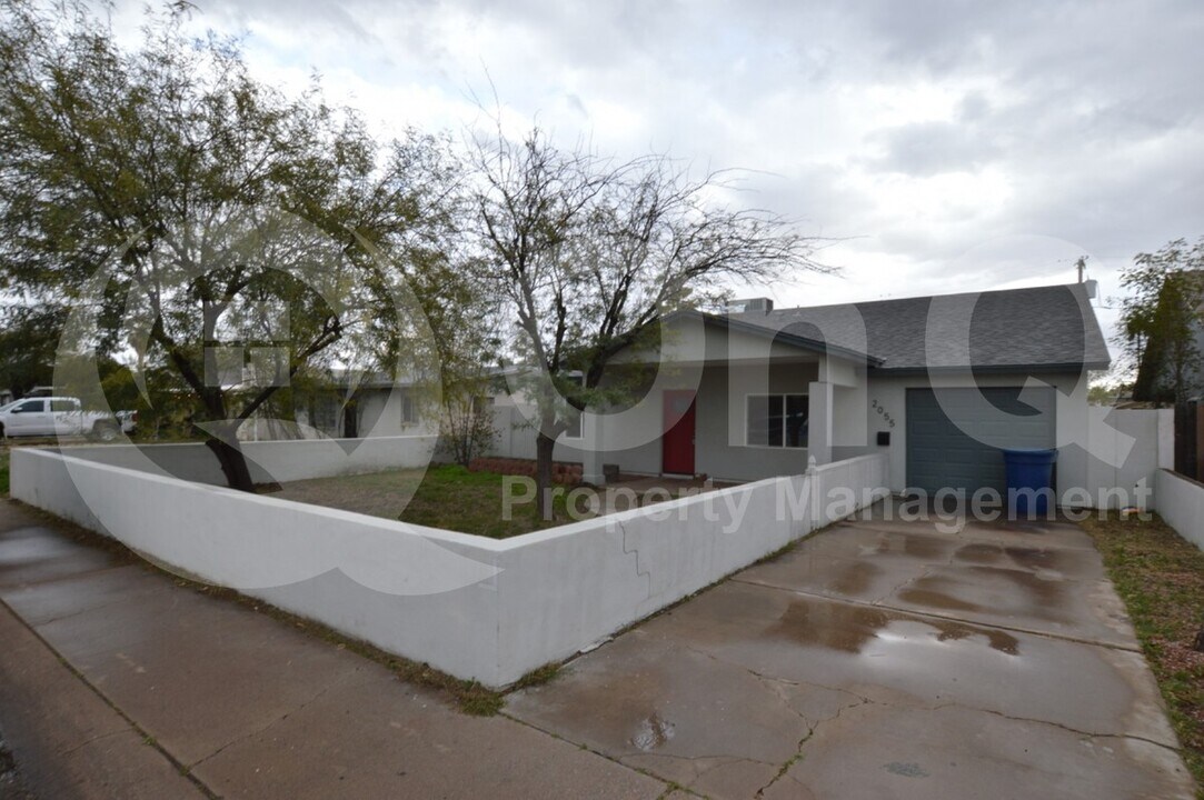 2055 E Orange St. in Tempe, AZ - Building Photo