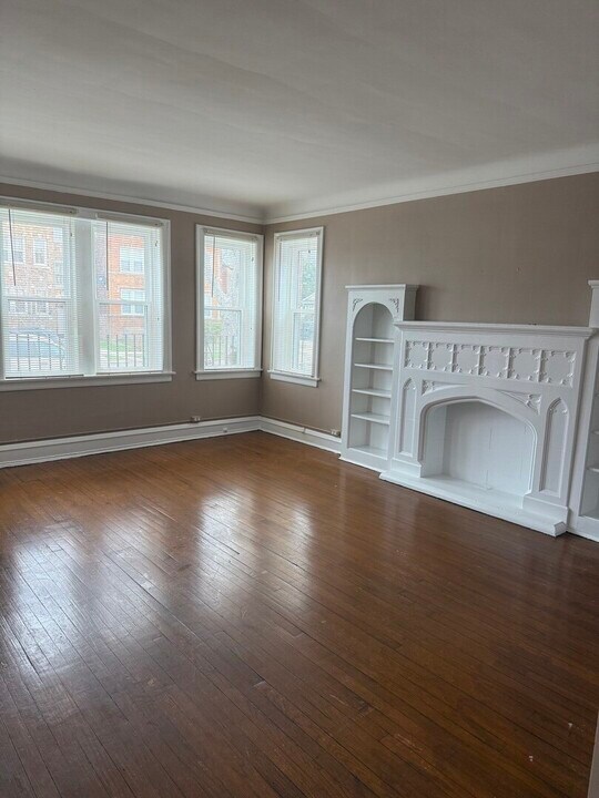 1745 E 84th Pl in Chicago, IL - Building Photo