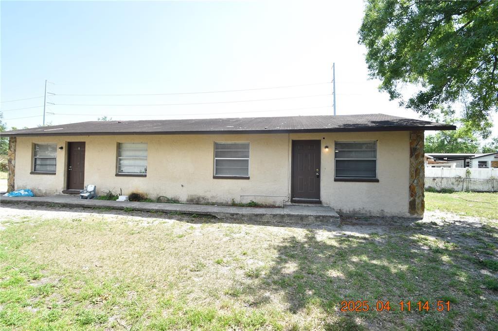 10406 N Mitchell Ave in Tampa, FL - Foto de edificio