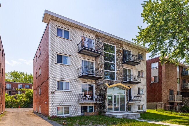 6380 Léger Boul in Montréal, QC - Building Photo - Primary Photo