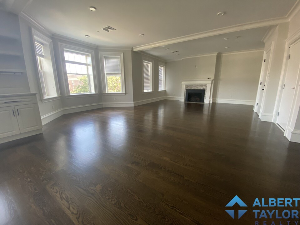 11 Alton Pl, Unit 3 in Brookline, MA - Building Photo