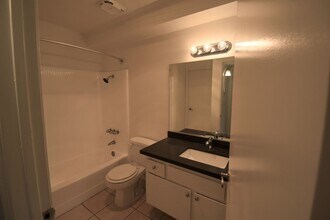6401 Riverton Ave in Los Angeles, CA - Building Photo - Building Photo