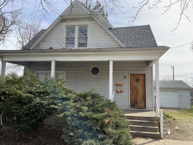 property at 321 Robinson St