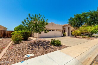 1954 S Marble St in Gilbert, AZ - Foto de edificio - Building Photo