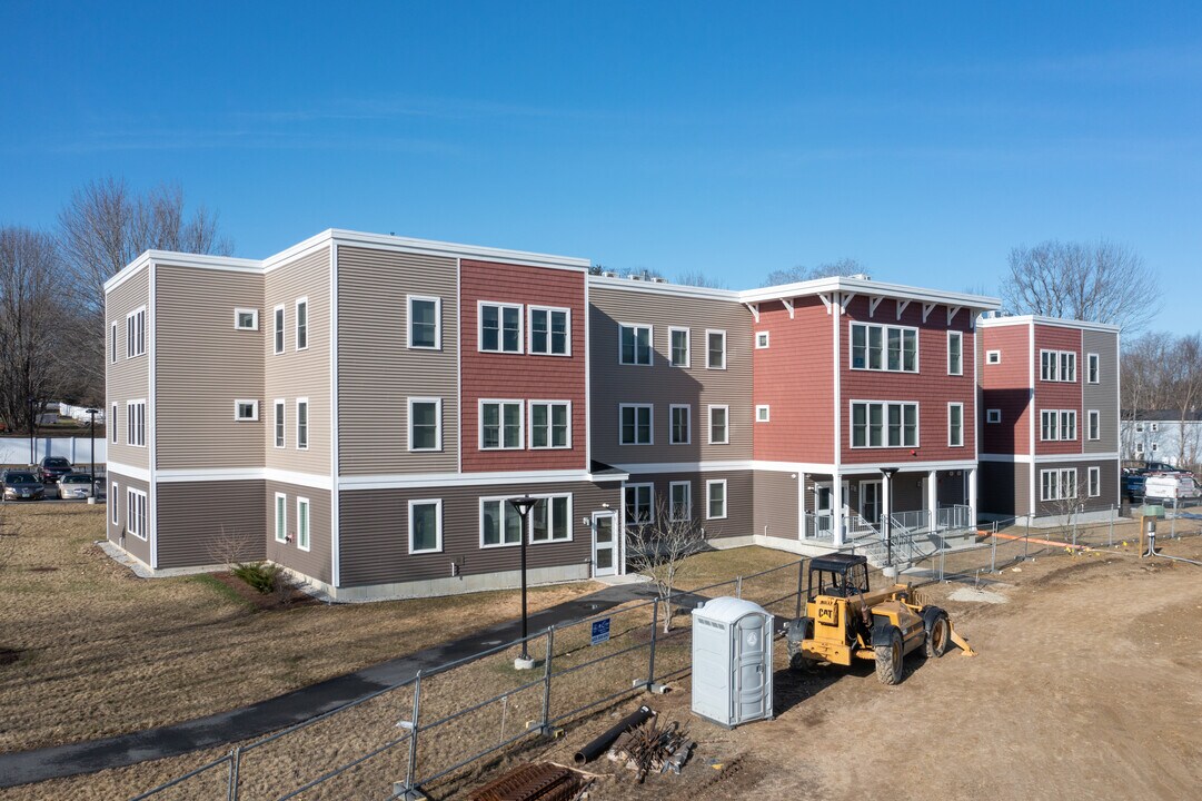 Apple Ridge Apartments in Rochester, NH - Foto de edificio