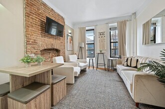 74 W 82 St in New York, NY - Building Photo - Building Photo