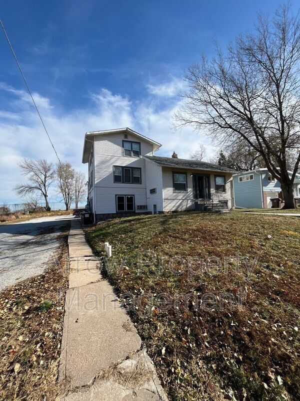 property at 3502 S 51st St