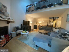 240 Valley Stream Ln, Unit 240 in Chesterbrook, PA - Building Photo - Building Photo