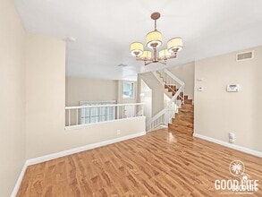 3330 Caminito Eastbluff in La Jolla, CA - Building Photo - Building Photo