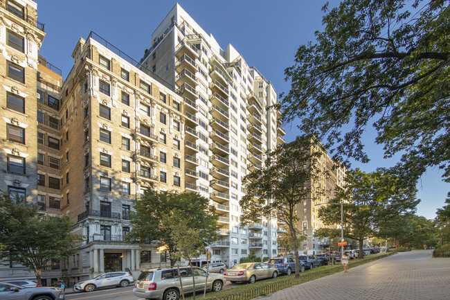 60 Riverside Dr in New York, NY - Building Photo - Building Photo