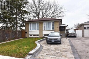 45 Wildlark Dr in Toronto, ON - Building Photo