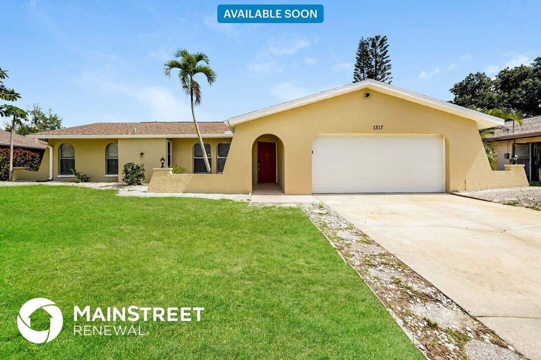 1317 SE 22nd St in Cape Coral, FL - Building Photo