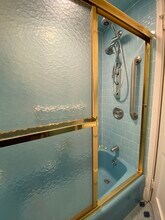 200 Commonwealth Ave, Unit 1 in Chestnut Hill, MA - Foto de edificio - Building Photo