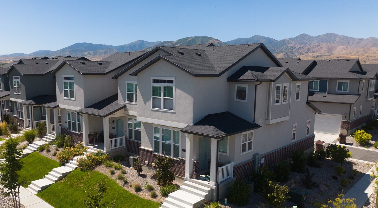Gabler's Grove in Magna, UT - Foto de edificio