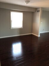 1240A Pine Grove St in Bristol, PA - Building Photo - Building Photo