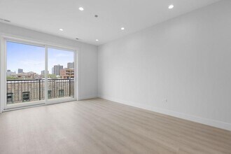 904 W Dakin St in Chicago, IL - Building Photo - Building Photo