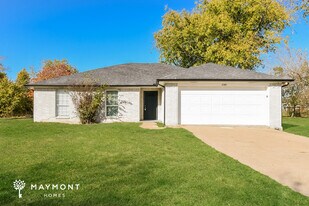 2140 N Shore Rd in Quinlan, TX - Building Photo