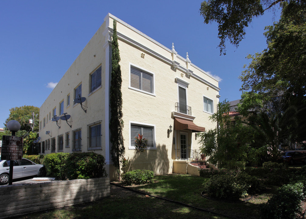 223 Calabria Ave in Coral Gables, FL - Foto de edificio