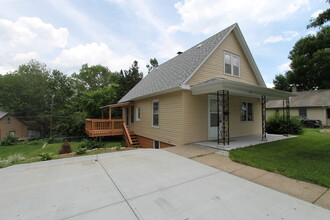 1828 Ontario St in Omaha, NE - Foto de edificio - Building Photo