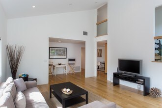 1315 Palms Blvd in Venice, CA - Foto de edificio - Building Photo