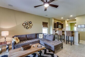 1657 W Desperado Way in Phoenix, AZ - Building Photo - Building Photo