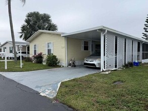 6085 Seashore Dr in Atlantis, FL - Building Photo - Building Photo