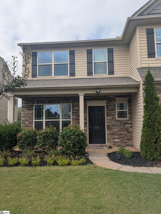 212 Werninger Ct in Greer, SC - Building Photo