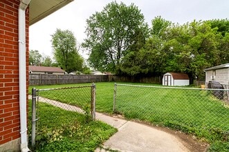 7809 Columbine Dr in Louisville, KY - Building Photo - Building Photo