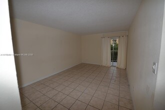 4550 NW 9th St, Unit 405E in Miami, FL - Building Photo - Building Photo